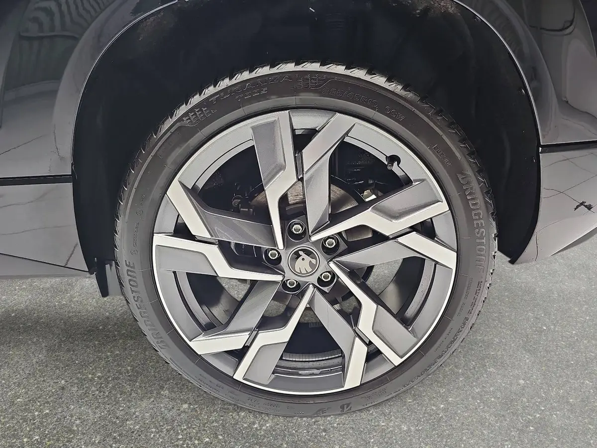 SKODA KAROQ 2.0 TSI DSG SPORTLINE 4X4 ACC AHK