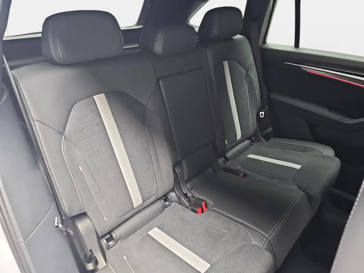 SKODA KODIAQ 1.5 TSI DSG IV PHEV SPORTLINE AHK PANO LM