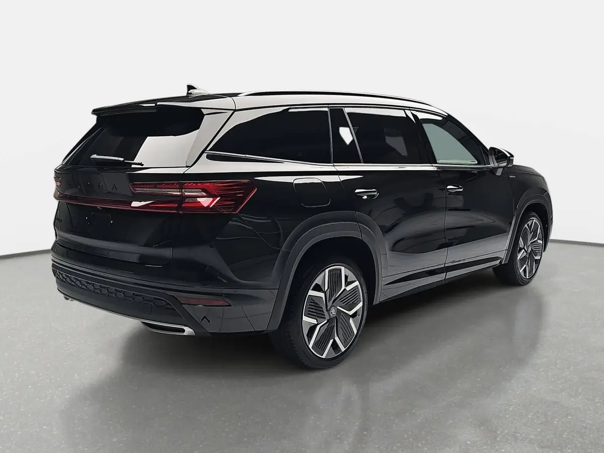 SKODA KODIAQ 1.5 TSI DSG IV PHEV SPORTLINE AHK PANO LM