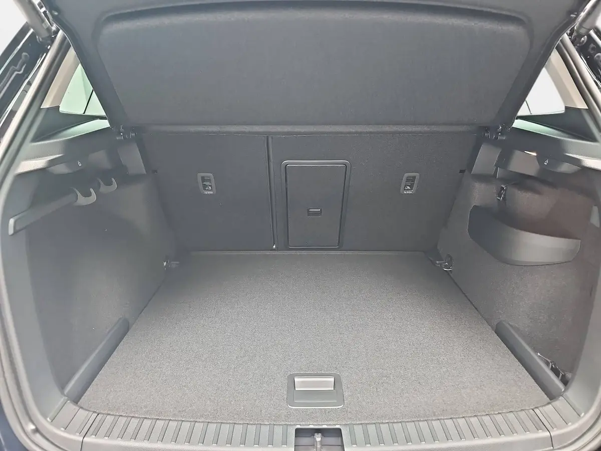 SKODA KAROQ 2.0 TDI DSG DRIVE NAVI LED AHK LM
