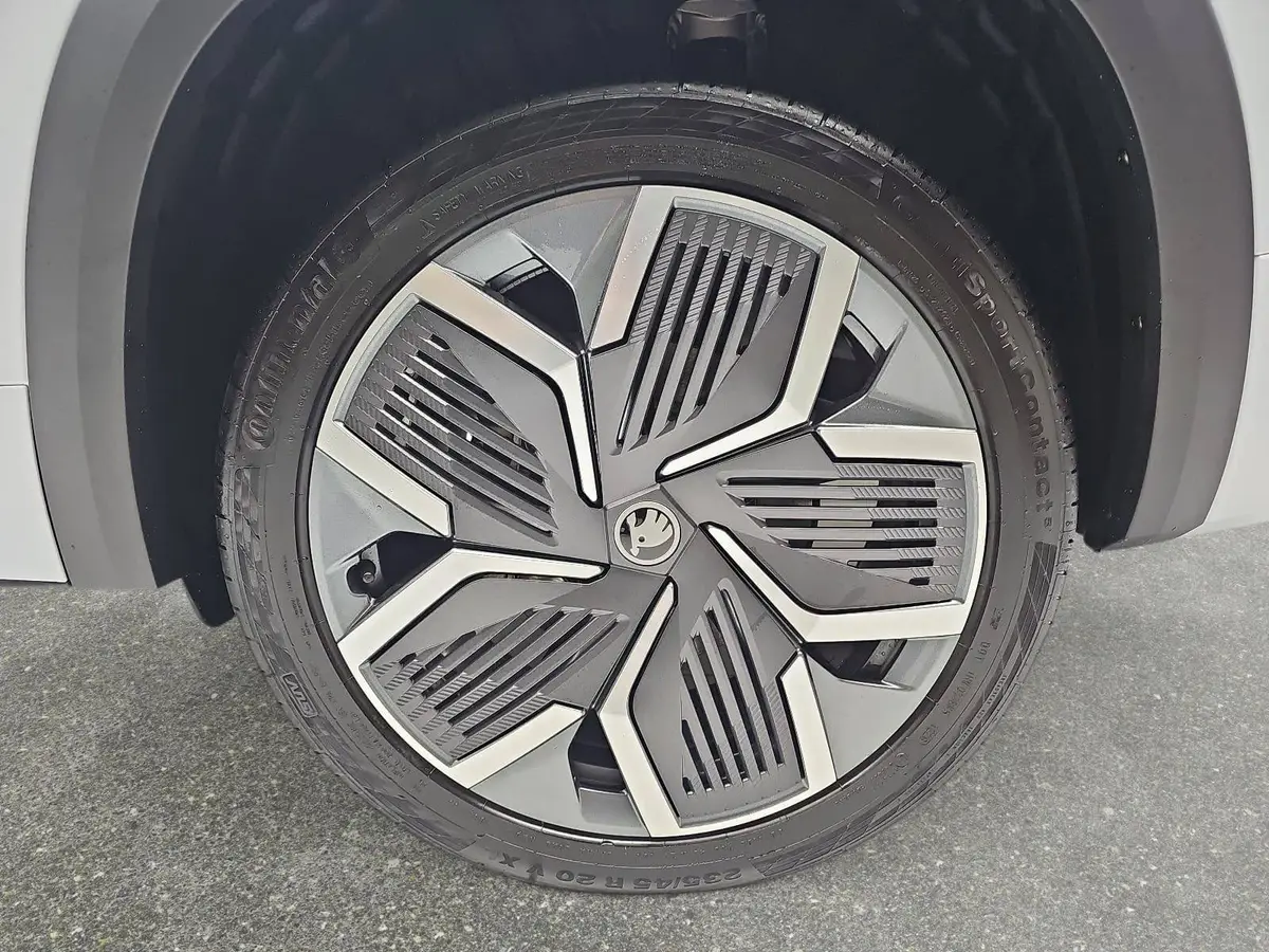 SKODA KODIAQ 2.0 TDI DSG SPORTLINE 4X4 PANO AHK