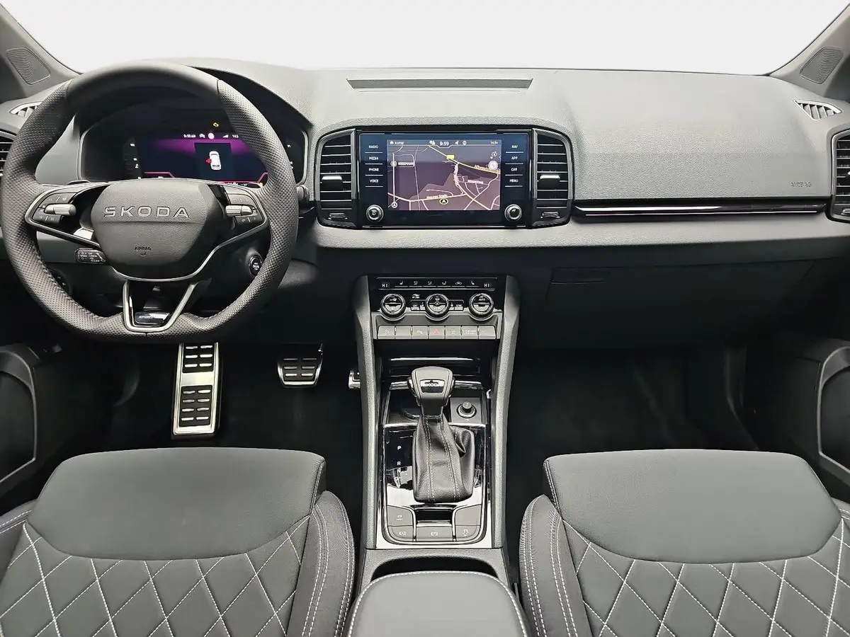SKODA KAROQ 2.0 TDI DSG SPORTLINE DCC ACC PANO