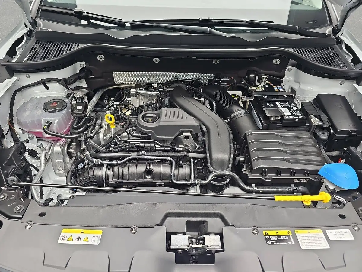 SKODA KAROQ 1.5 TSI DSG SELECTION LED AHK WINTER