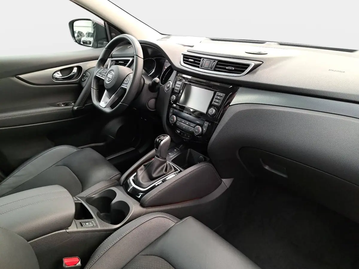 NISSAN QASHQAI 1.3 DIG-T TEKNA ACC P-ASSIST