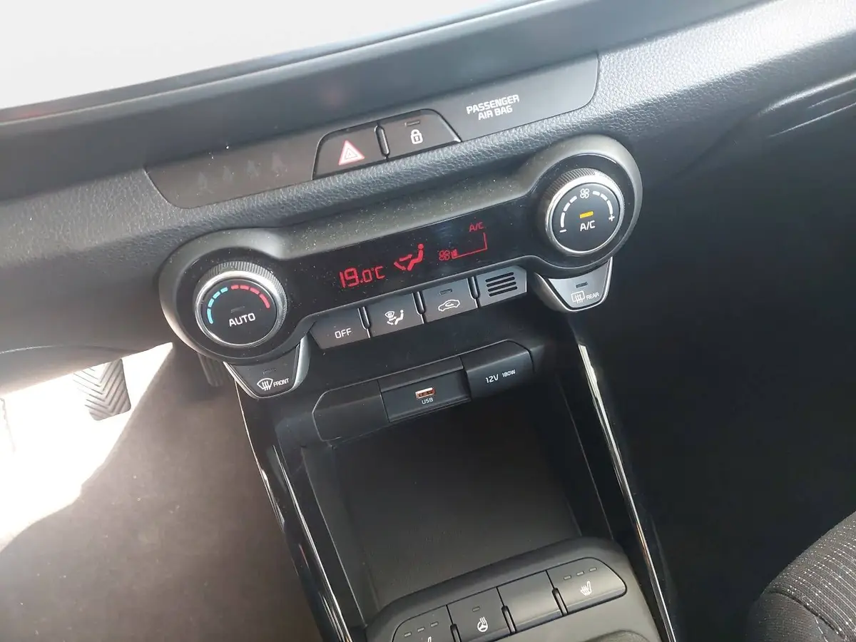 KIA STONIC 1.2 VISION SITZH. NAVI