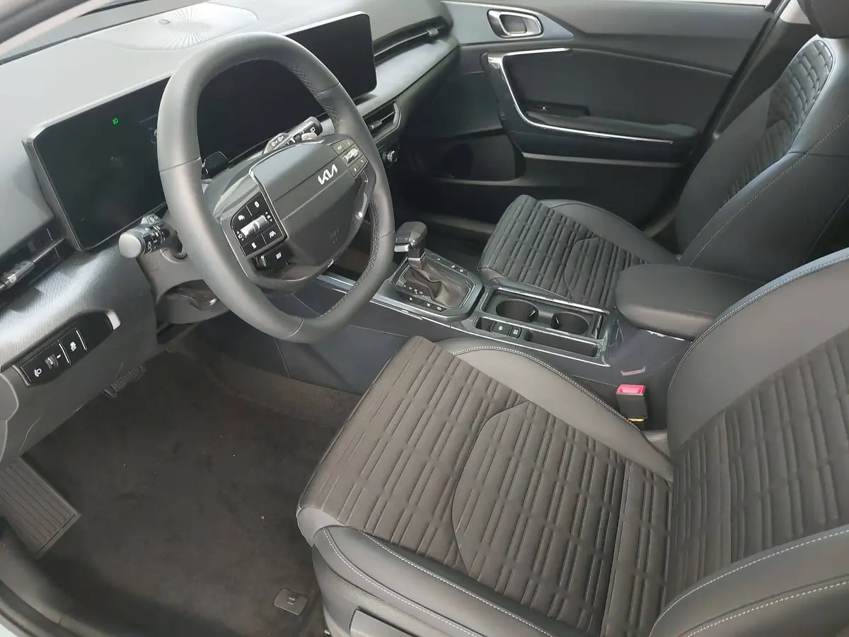 KIA XCEED 1.6 T-GDI 150 DCT VISION MJ27 KOMFORT-PRO