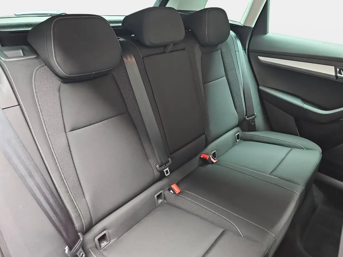 SKODA KAROQ 1.5 TSI DSG SELECTION NAVI LED ACC WINTER KAMERA A