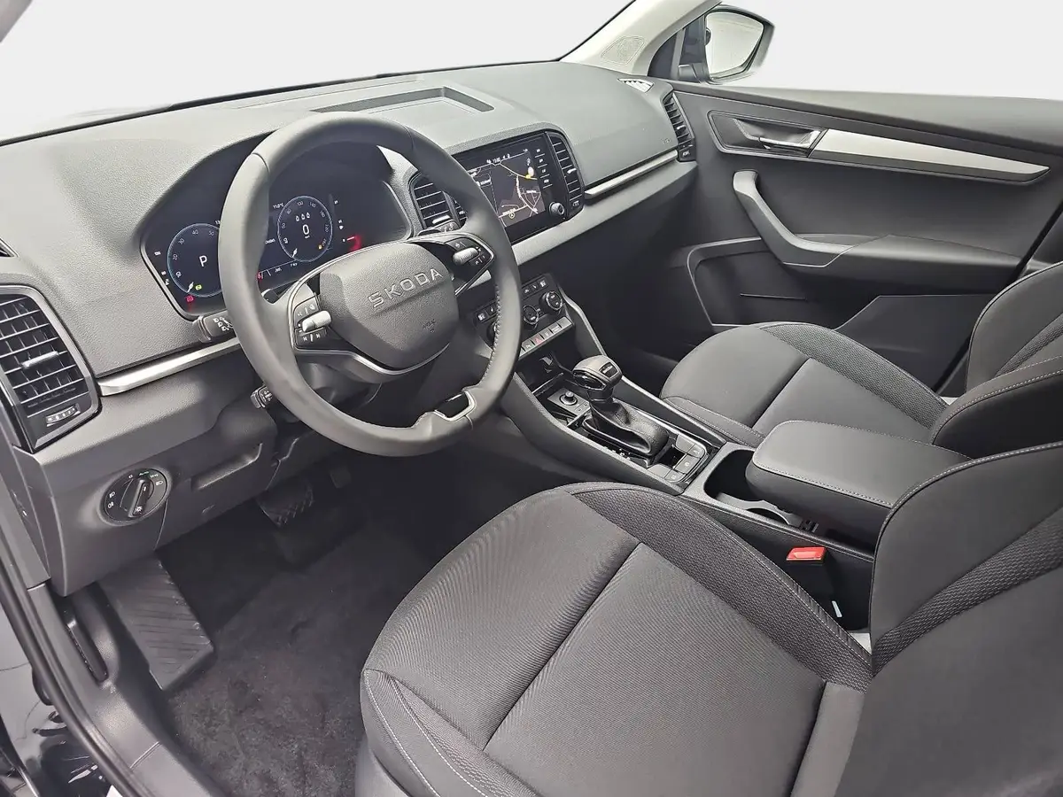SKODA KAROQ 1.5 TSI DSG SELECTION LED ACC AHK