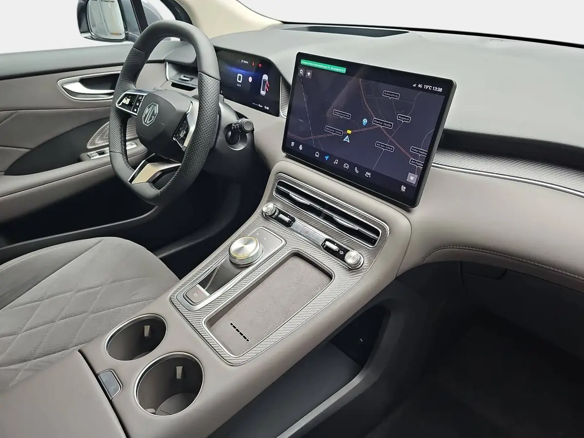 MG ANDERE EV 77 KWH LUXURY PANORAMA LEDER 20-ZOLL