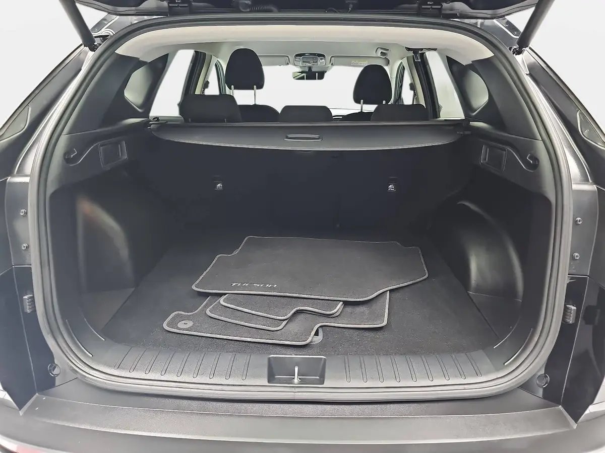 HYUNDAI TUCSON 1.6 T-GDI PHEV TREND 4WD ACC LM19