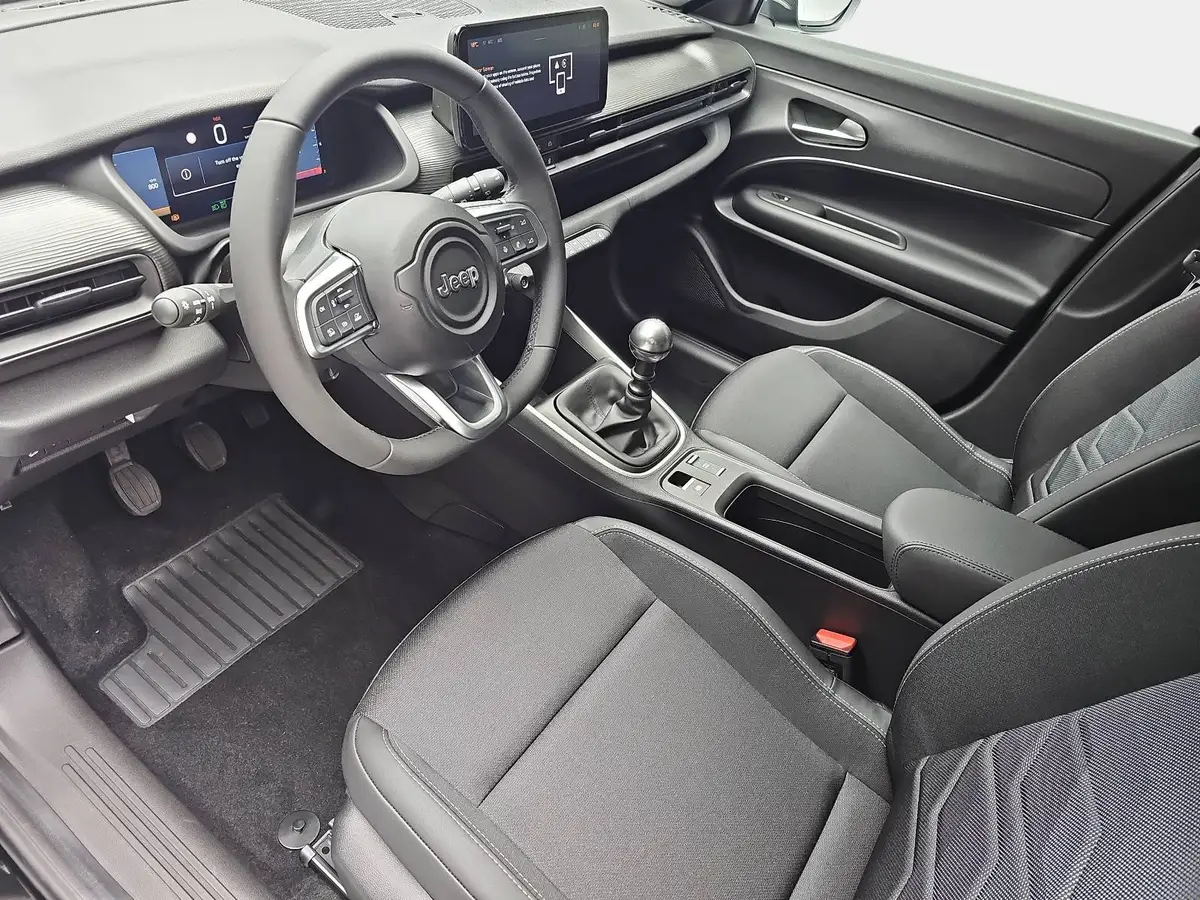 JEEP AVENGER 1.2 GSE T3 ALTITUDE MJ25 WINTER PAKET ALLWETTERREIFEN