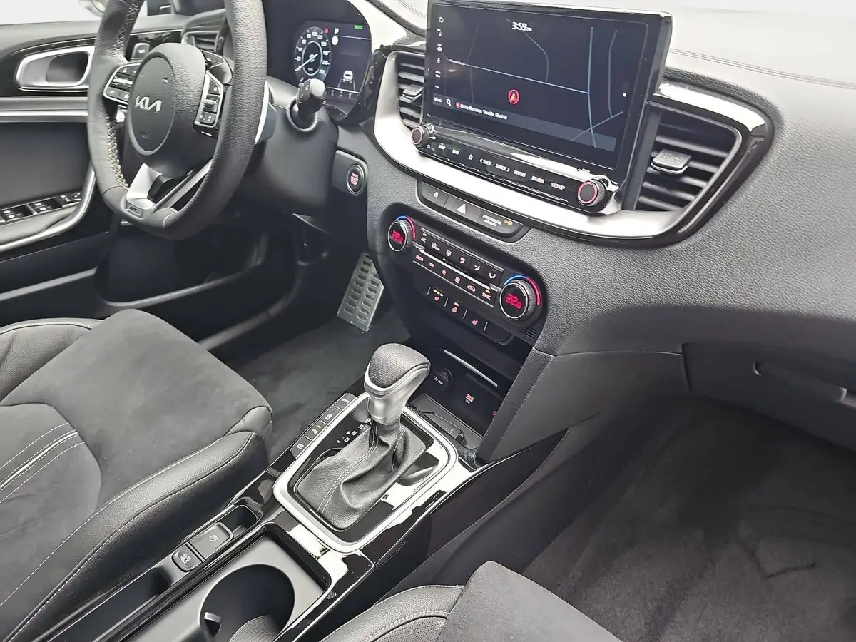 KIA XCEED 1.6 T-GDI 180 DCT GT-LINE MJ26 LEDER GLASDACH