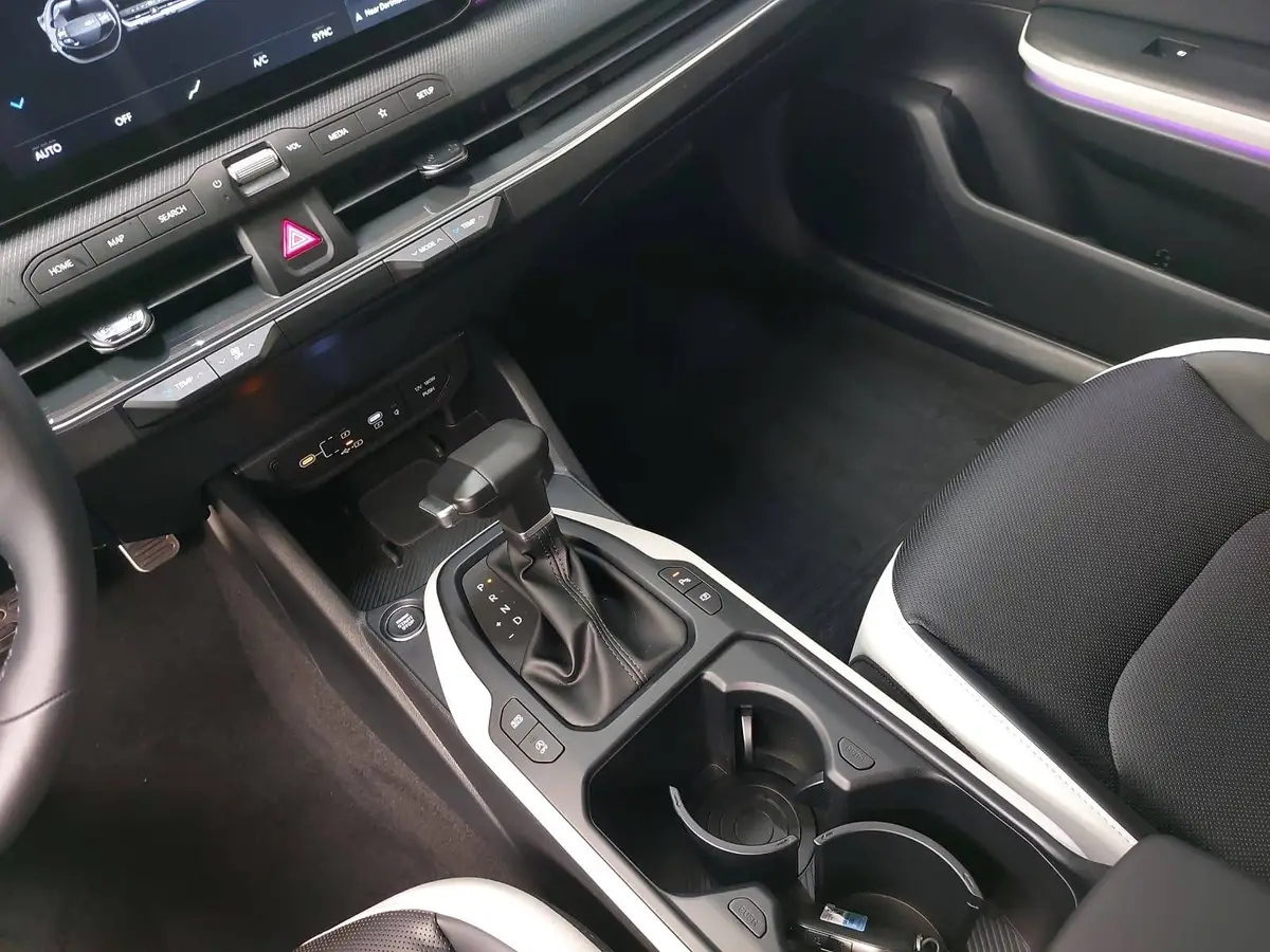 KIA K4 SW 1.6 T-GDI 180 PS DCT7 GT-LINE MJ26 DW-PARK-PRO SITZ SOUND DESIGN GLASDACH