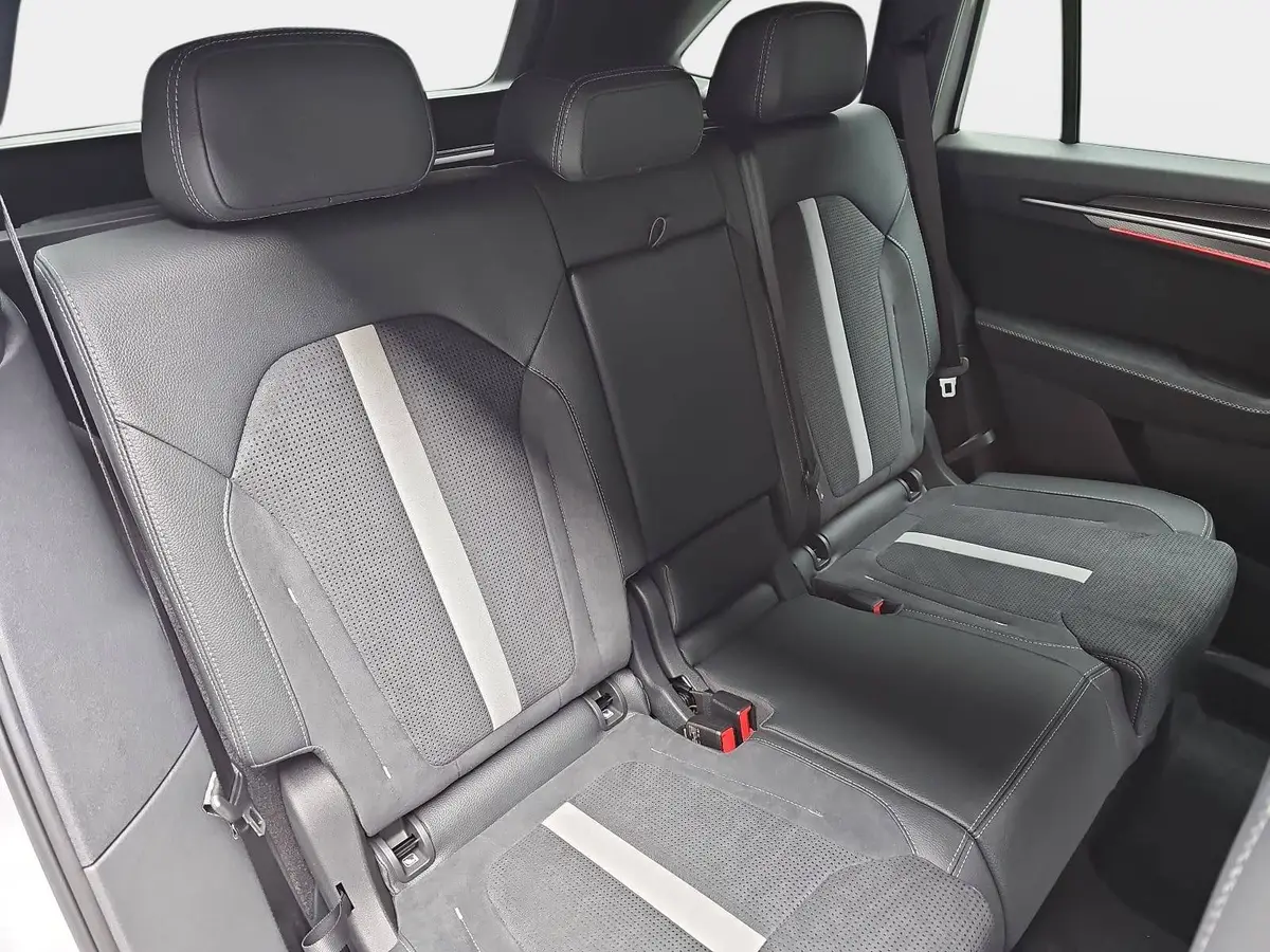 SKODA KODIAQ 1,5 TSI DSG SPORTLINE NAVI LED ACC WINTER KAMERA A