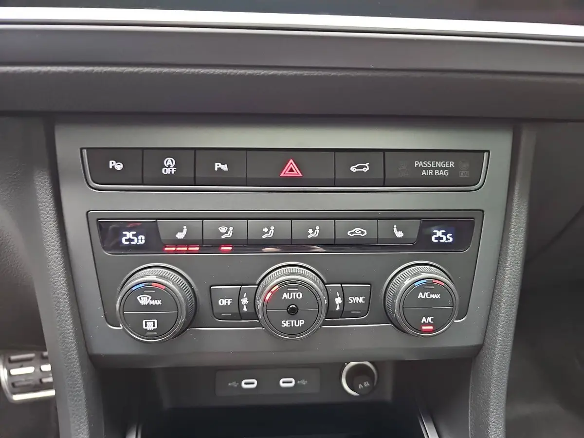 CUPRA ATECA 1.5 TSI DSG NAVI LED ACC PANO EL.HECKKLAPPE KAMERA