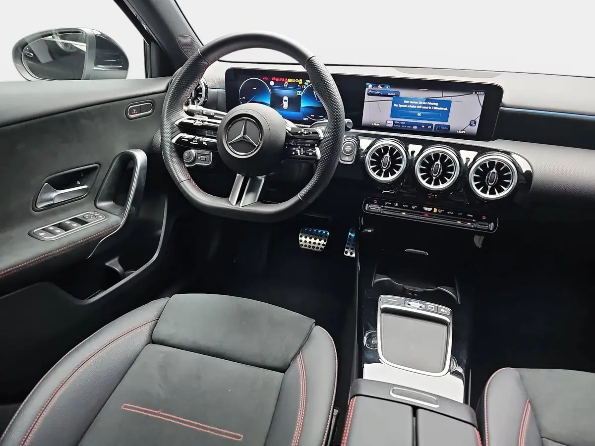 MERCEDES-BENZ A 180 DCT AMG LINE NAVI LED MBUX WINTER KAMERA LM18