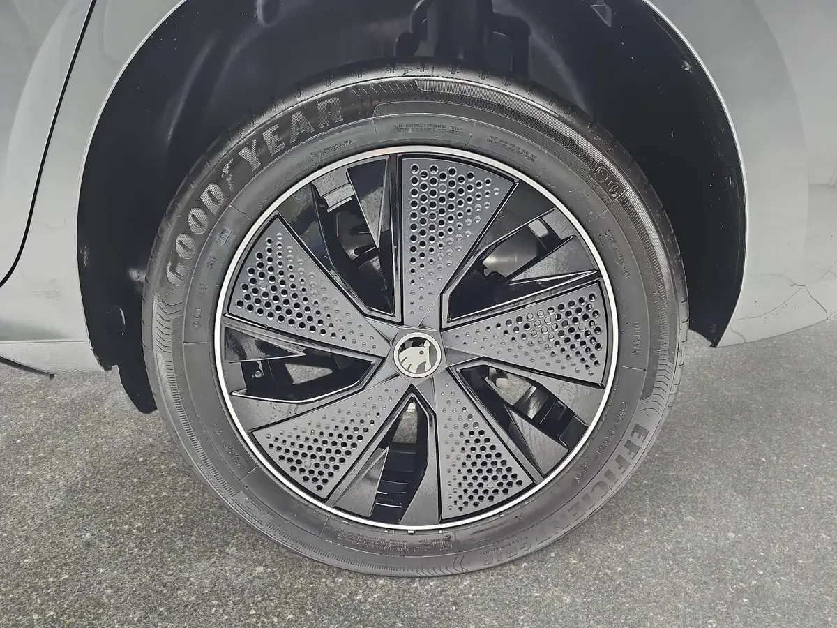 SKODA KAMIQ 1.5 TSI DSG MONTE CARLO LED AUDIO DAB PANO WINTER 