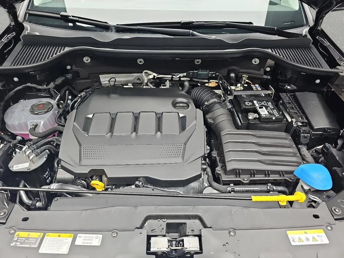 SKODA KAROQ 2.0 TDI DSG DRIVE NAVI LED AHK LM