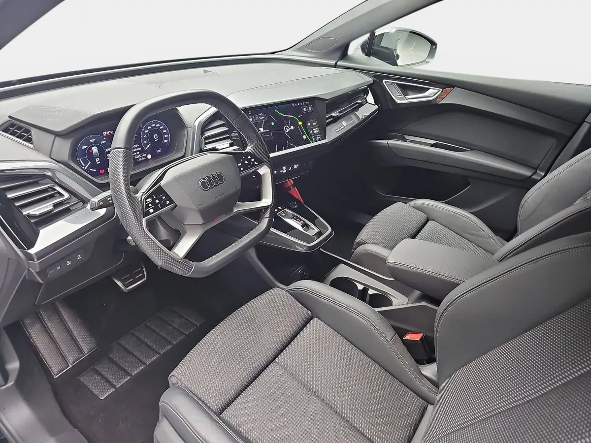 AUDI Q4 45 E-TRON S-LINE NAVI MATRIX KAMERA