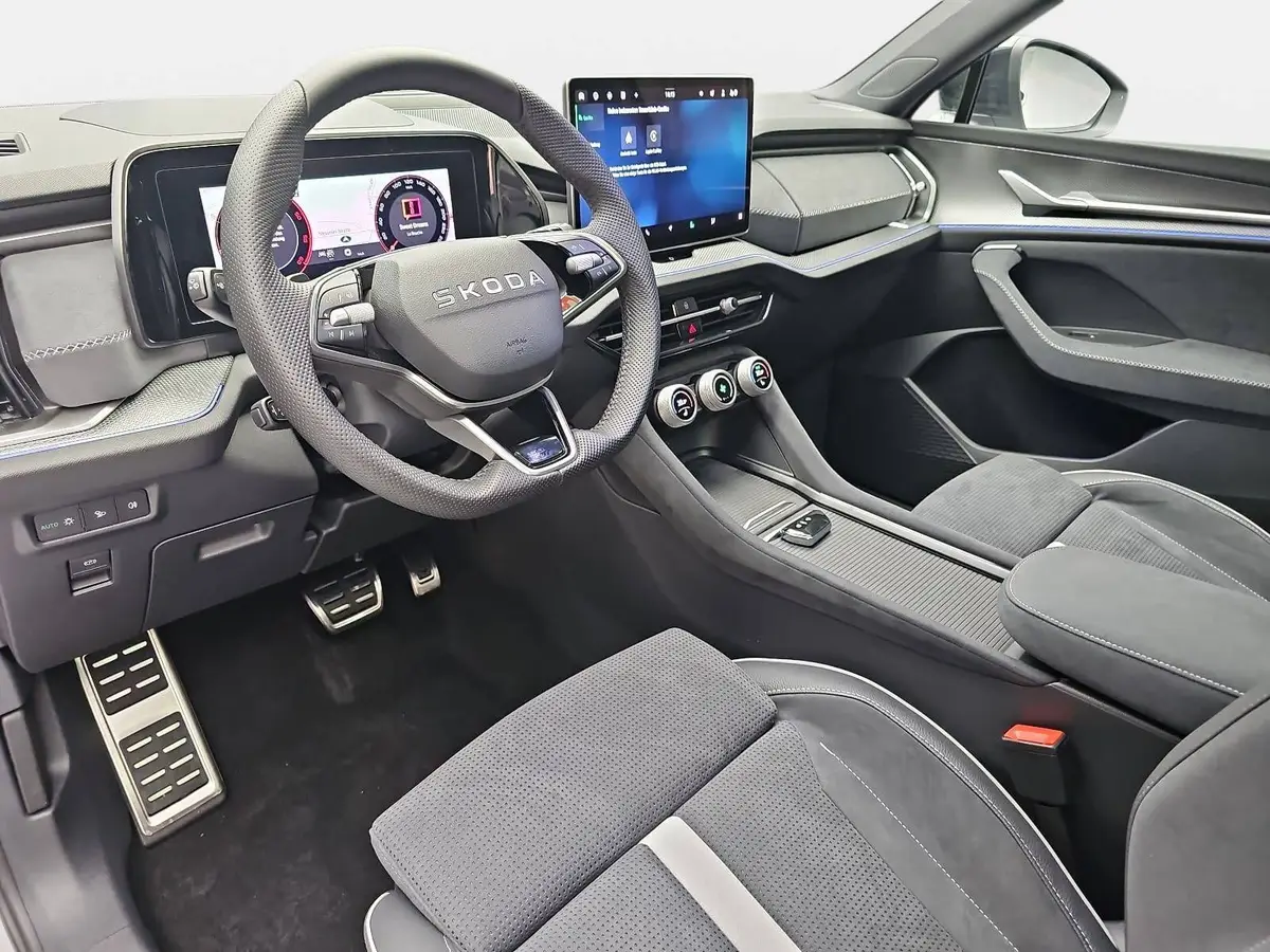 SKODA KODIAQ 2.0 TDI DSG SPORTLINE 4X4 PANO AHK