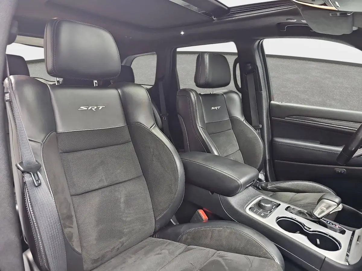 JEEP GRAND CHEROKEE 6.4 AUTO. SRT AWD NAVI SOUND WINTER PANO AHK LM20