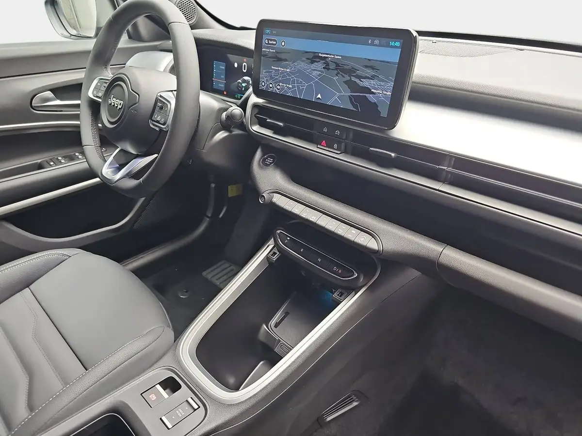 JEEP AVENGER ELEKTRO SUMMIT MJ26 LEDERSITZE INFOTAINMENT & KOMFORTPAKET