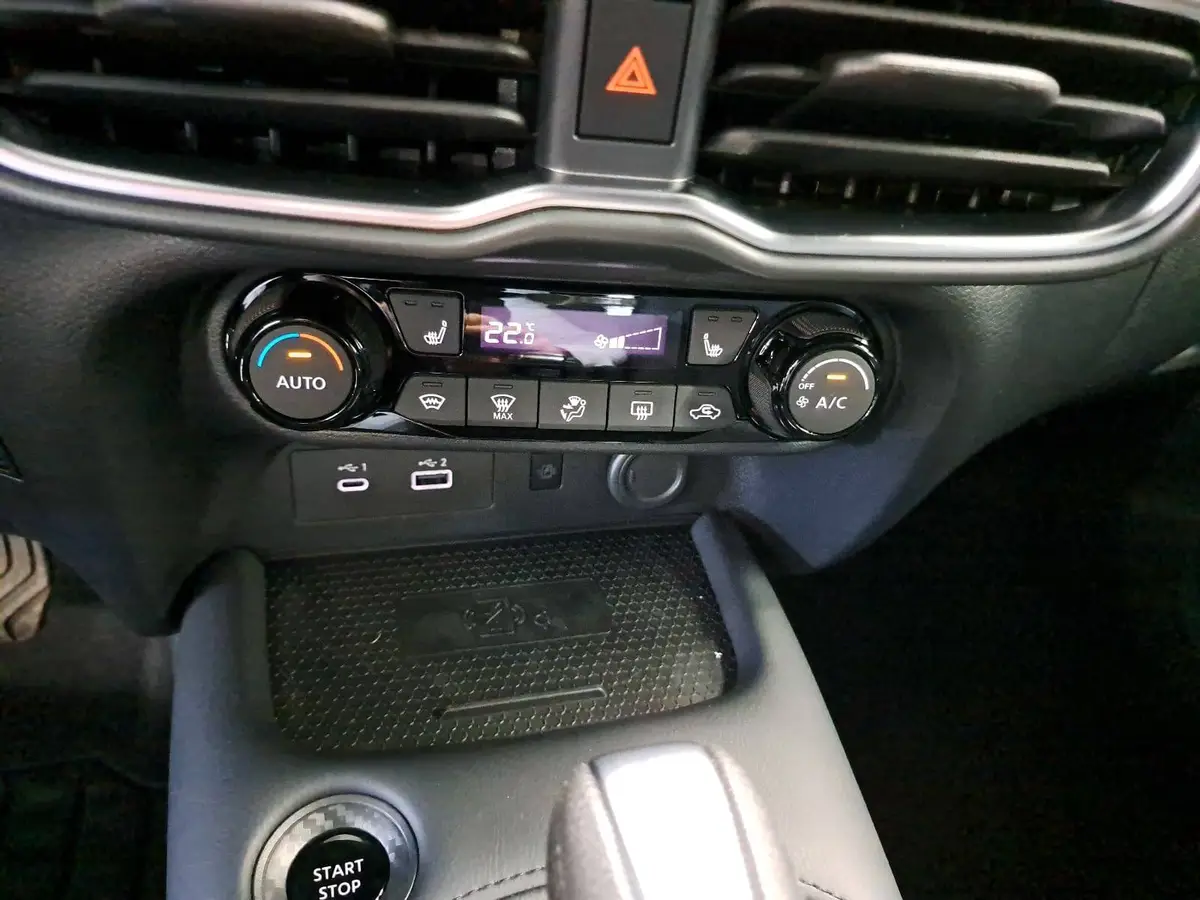 NISSAN JUKE 1.6 HYBRID AUTO. N-CONNECTA WINTER FRONTSCHEIBENHEIZUNG