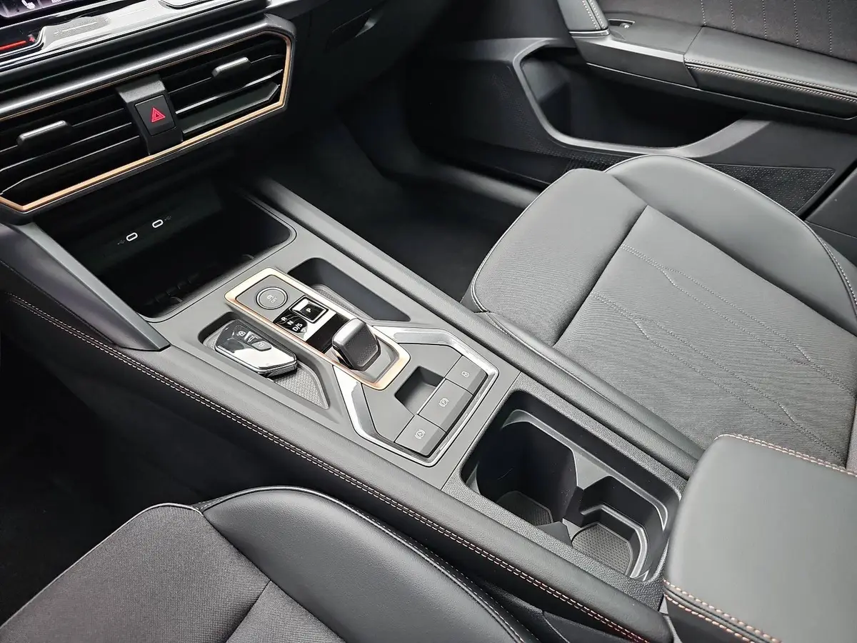 CUPRA FORMENTOR 1.5 ETSI DSG NAVI LED ACC PANORAMA EL.HECKKL. KAME