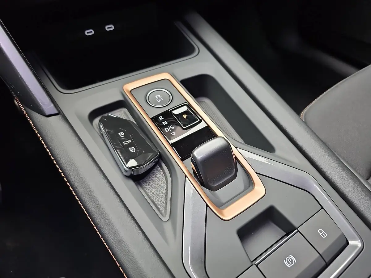 CUPRA FORMENTOR 1.5 ETSI DSG LED EDGE PAKET EL.HECKKLAPPE KAM