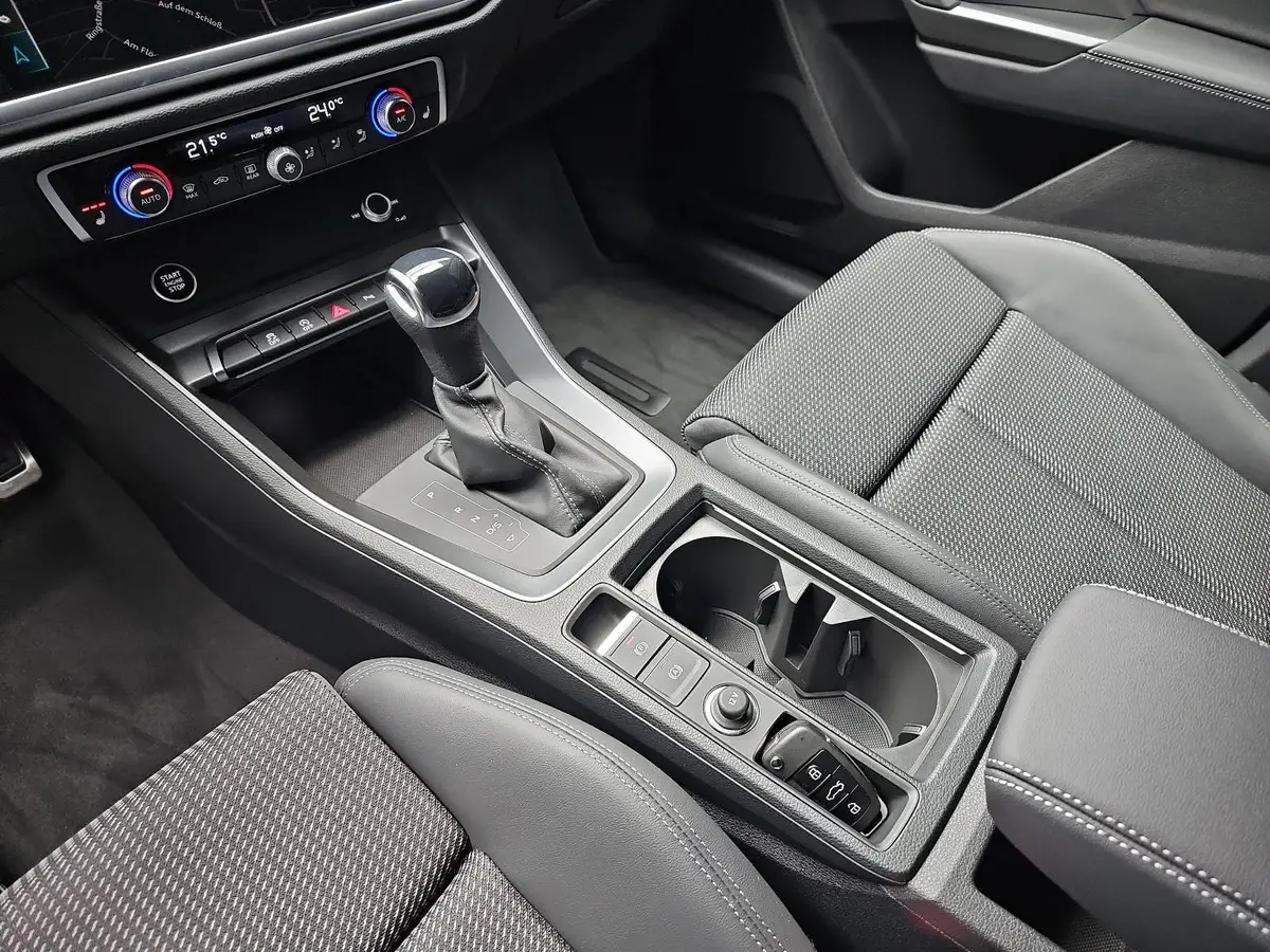 AUDI Q3 35 TDI S-TRONIC S LINE NAVI LED PANO ACC BLACK+ KA