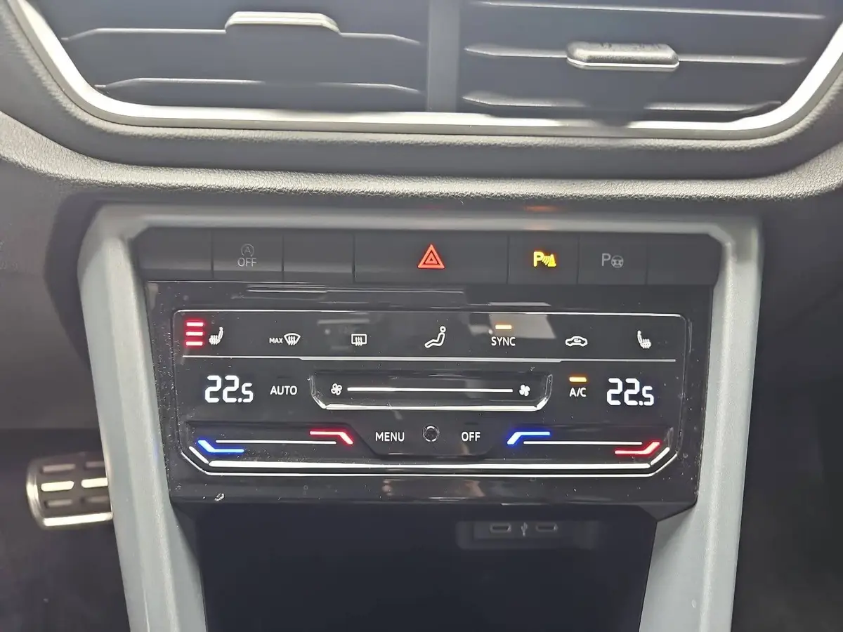 VW T-ROC 1.5 TSI DSG GOAL NAVI LED KLIMAAUTO ACC KAMERA AHK