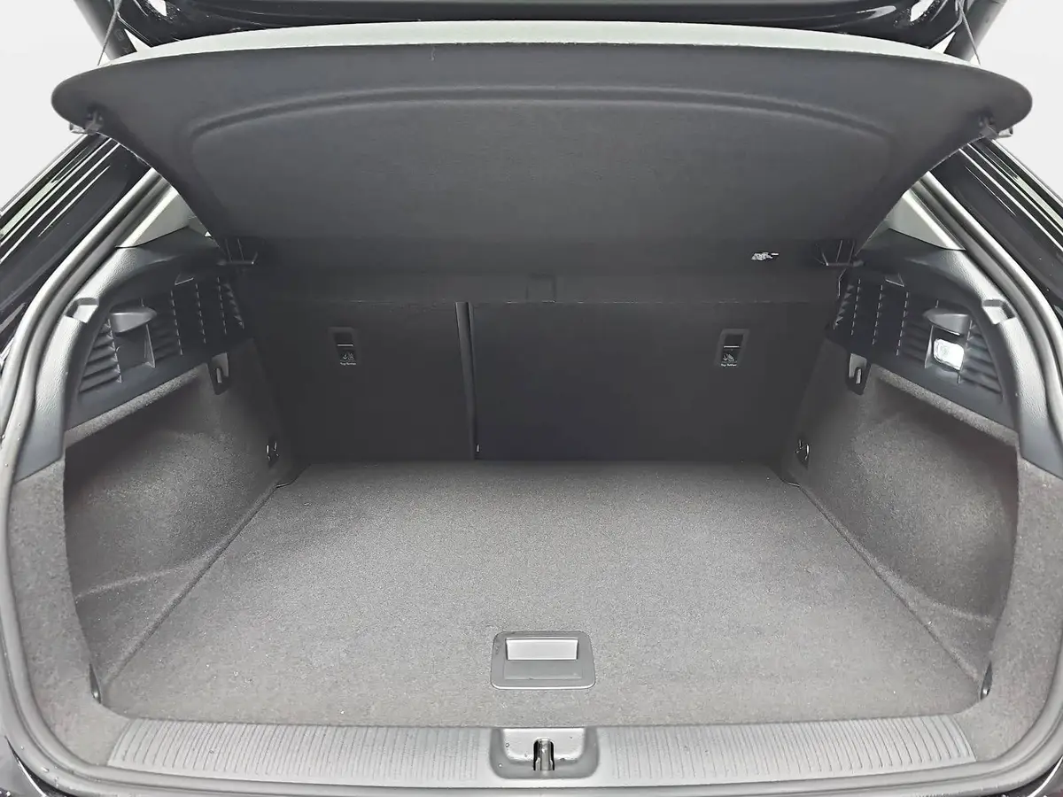 AUDI Q2 35 TFSI S-TRONIC S LINE NAVI LED ACC EL.HECKKL. WI