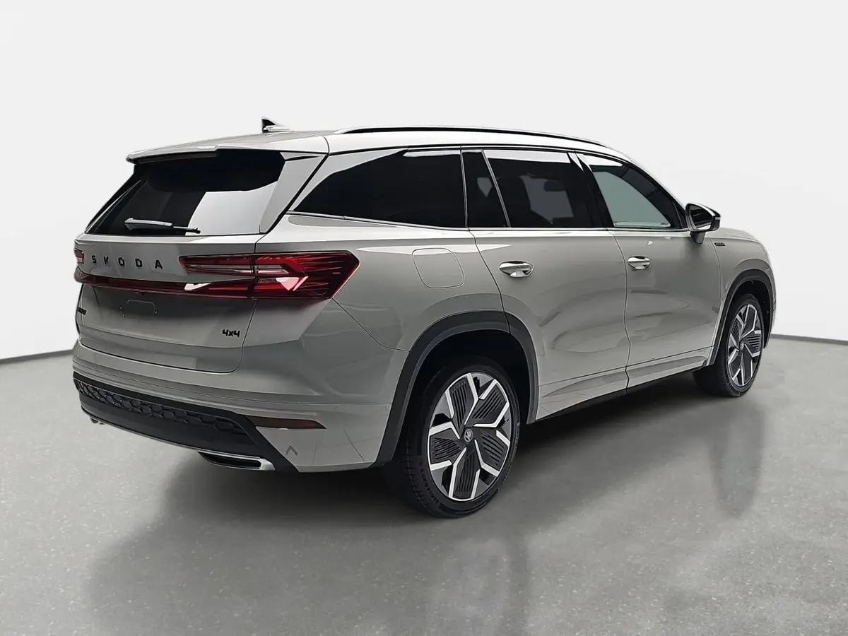 SKODA KODIAQ 2.0 TDI DSG SPORTLINE 4X4 NAVI LED ACC HUD 7-SITZE