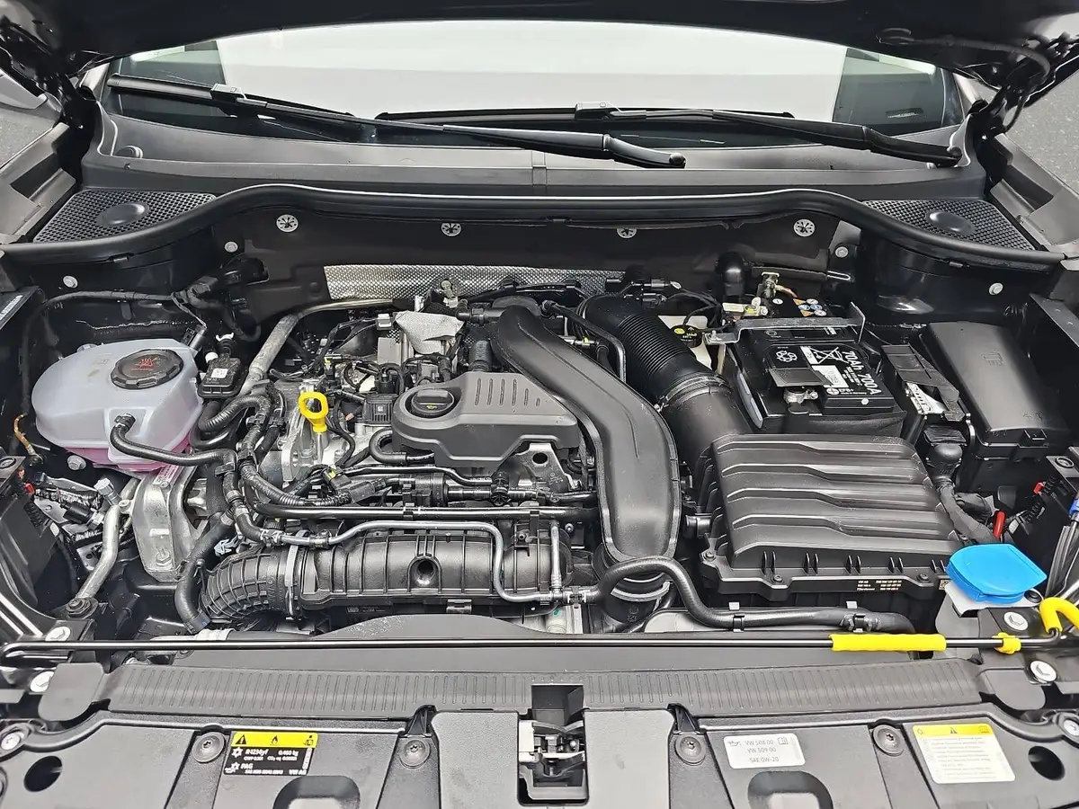 CUPRA ATECA 1.5 TSI DSG NAVI LED ACC LEDER AHK LM19