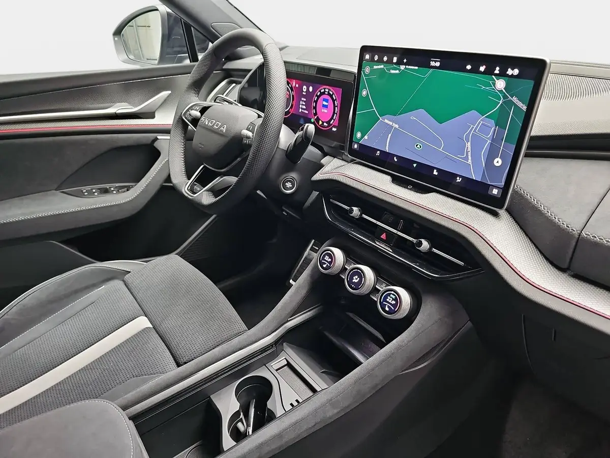 SKODA KODIAQ 2.0 TSI DSG SPORTLINE 4X4 PANO LED AHK