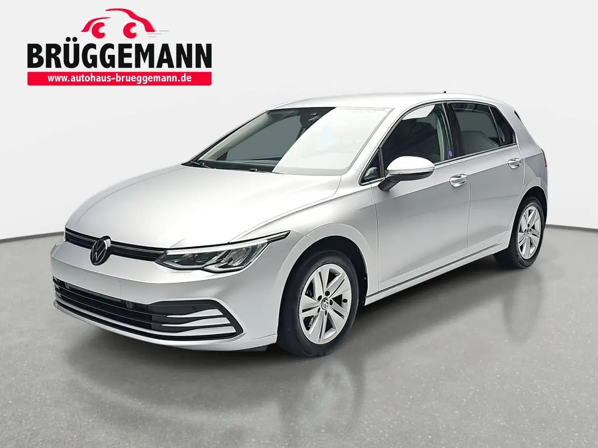 VW GOLF VIII 2.0 TDI LIFE NAVI LED KAMERA LM