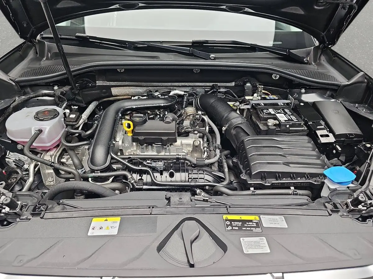 AUDI Q2 30 TFSI S LINE NAVI LED KAMERA LM17