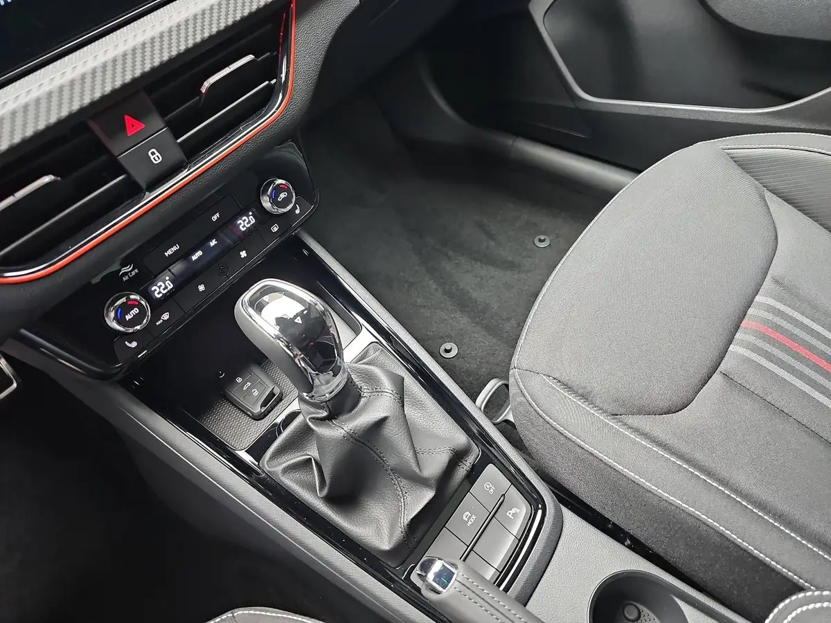 SKODA KAMIQ 1.0 TSI DSG MONTE CARLO LED PANORAMA WINTER KAMERA