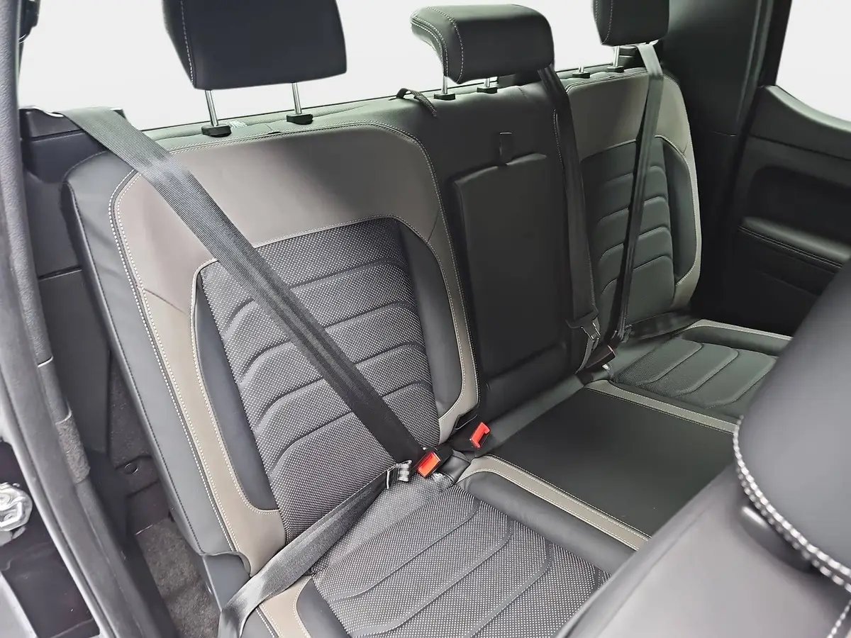 VW AMAROK 3.0 TDI AUTO. DOKA AVENTURA 4M NAVI LED EL.RO AHK