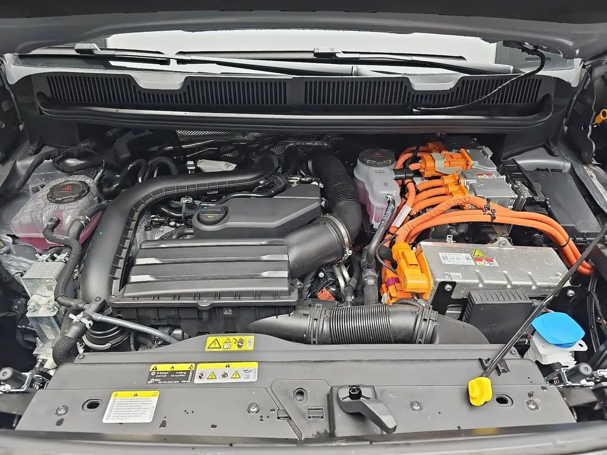 FORD TOURNEO CONNECT 1.5 EB AUTO. PHEV L2 GRAND TITANIUM NAVI LED KLIMA