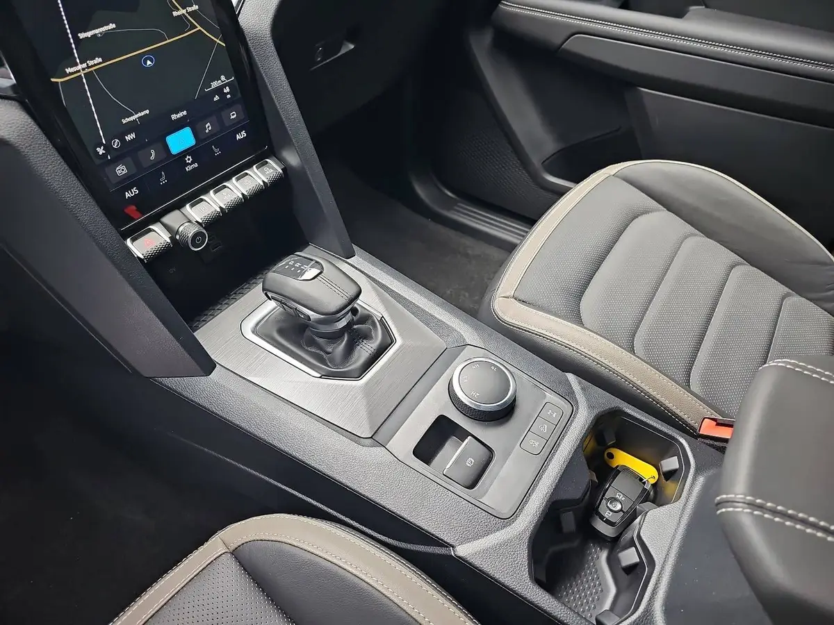 VW AMAROK 3.0 TDI AUTO. DOKA AVENTURA 4M NAVI LED AHK LM21