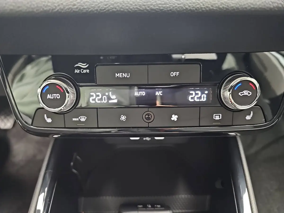 SKODA FABIA 1.0 TSI KLIMAAUTO LED SITZH. KAMERA