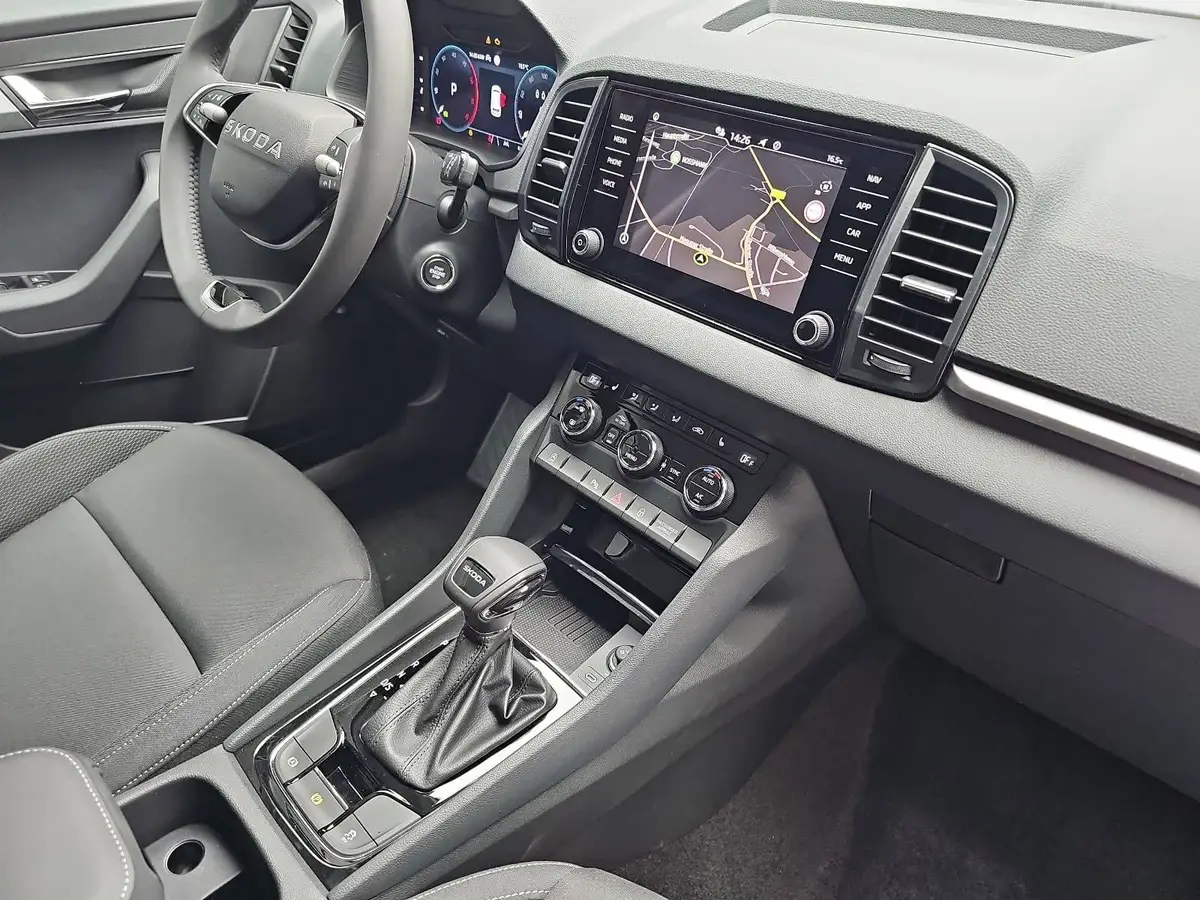 SKODA KAROQ 2.0 TDI DSG DRIVE NAVI LED AHK LM