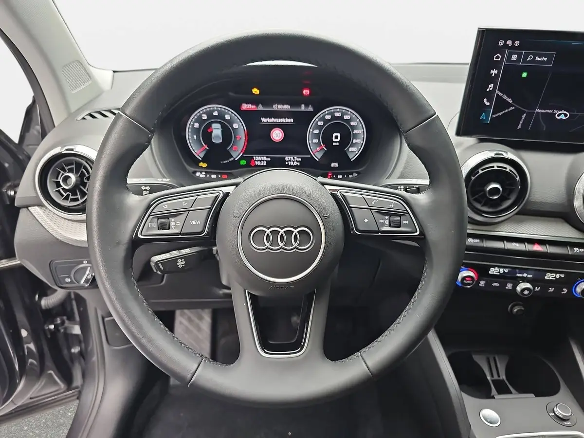 AUDI Q2 30 TFSI S LINE NAVI LED KAMERA LM17