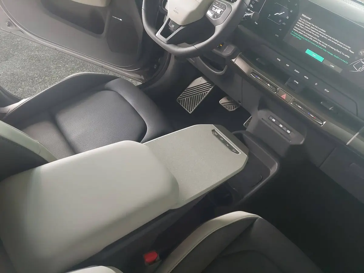 KIA EV3 81.4 KWH GT-LINE MJ27 DRIVEWISE-PARK-PRO KOMFORT GLASDACH
