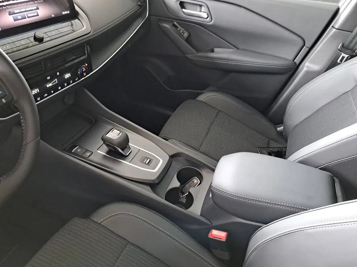 NISSAN QASHQAI 1.3 DIG-T MHEV AUTO. MJ27 N-CONNECTA WINTER EL-HECKKLAPPE PANO