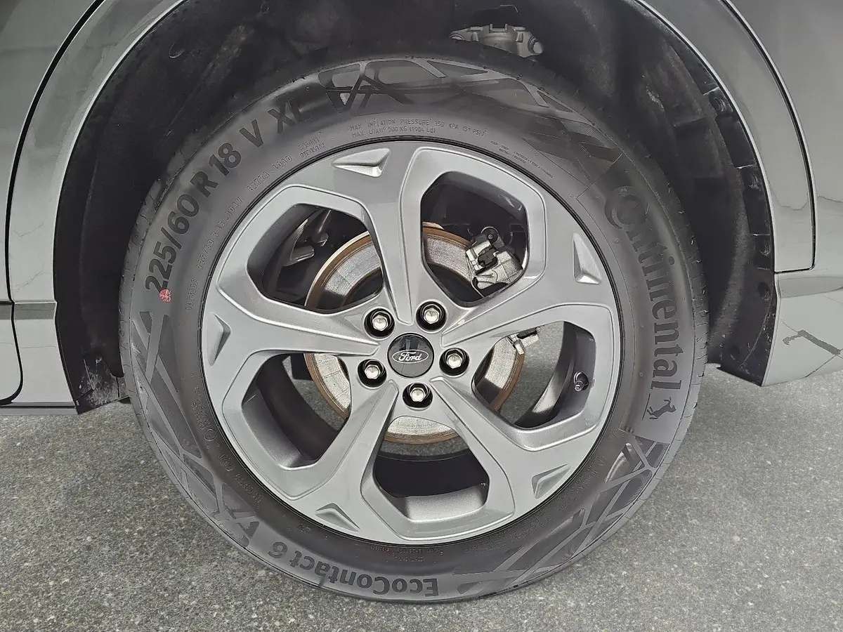 FORD KUGA 1.5 EB AUTO. ST-LINE NAVI LED KLIMAAUTO WINTER SIC