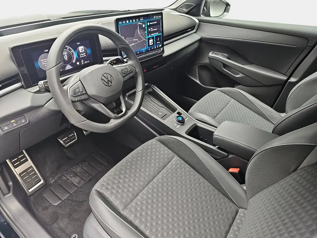 VW T-ROC 1.5 ETSI DSG R-LINE MATRIX AHK LM19