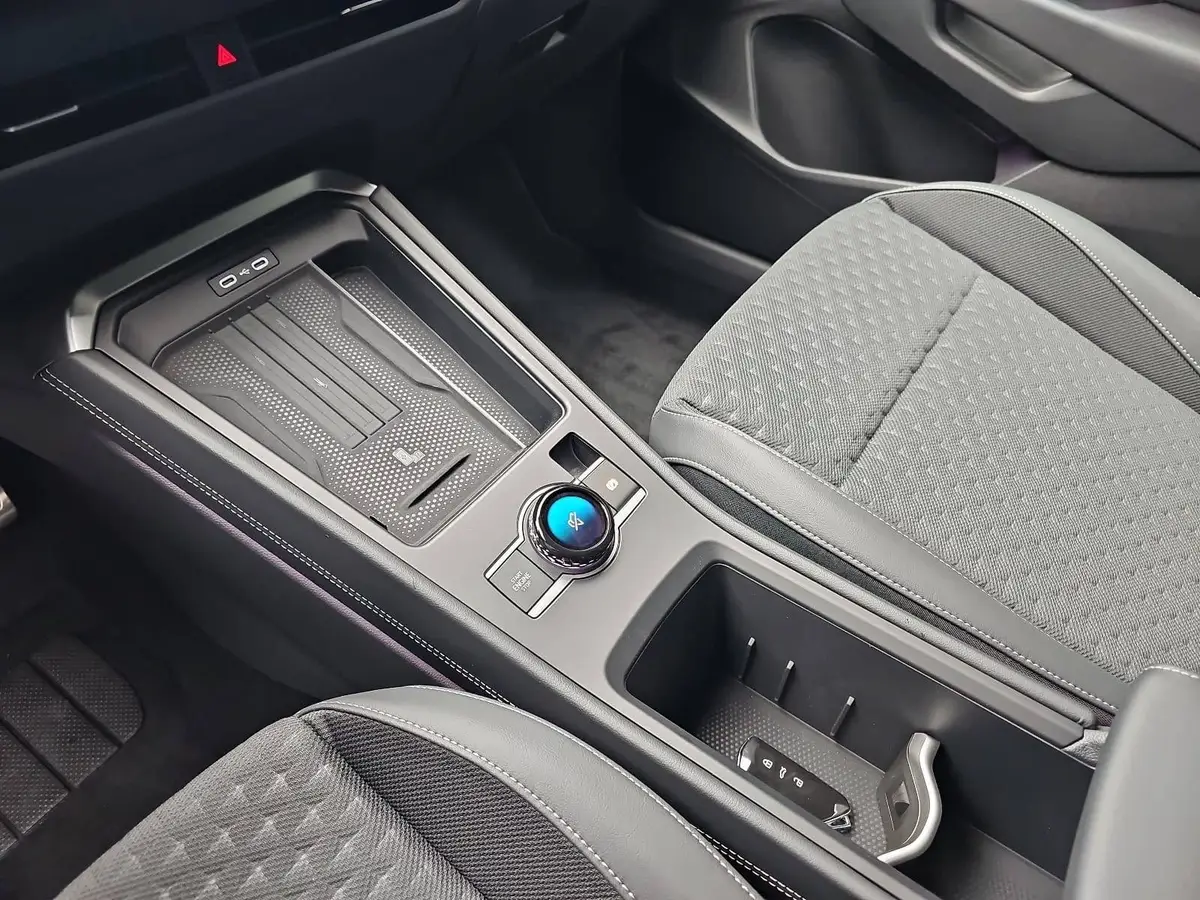 VW T-ROC 1.5 ETSI DSG R-LINE MATRIX AHK LM19