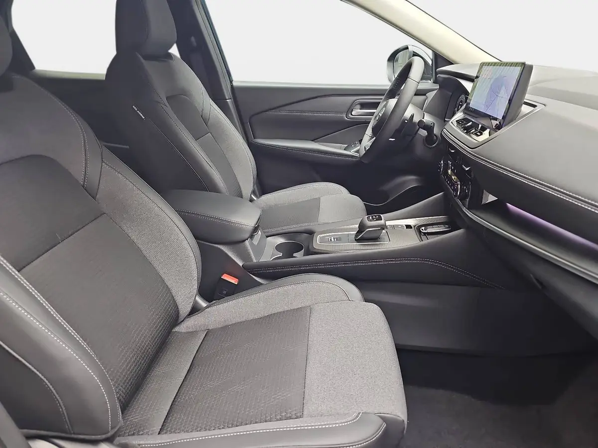 NISSAN QASHQAI 1.3 DIG-T XTRONIC N-CONNECTA PANO WINTER